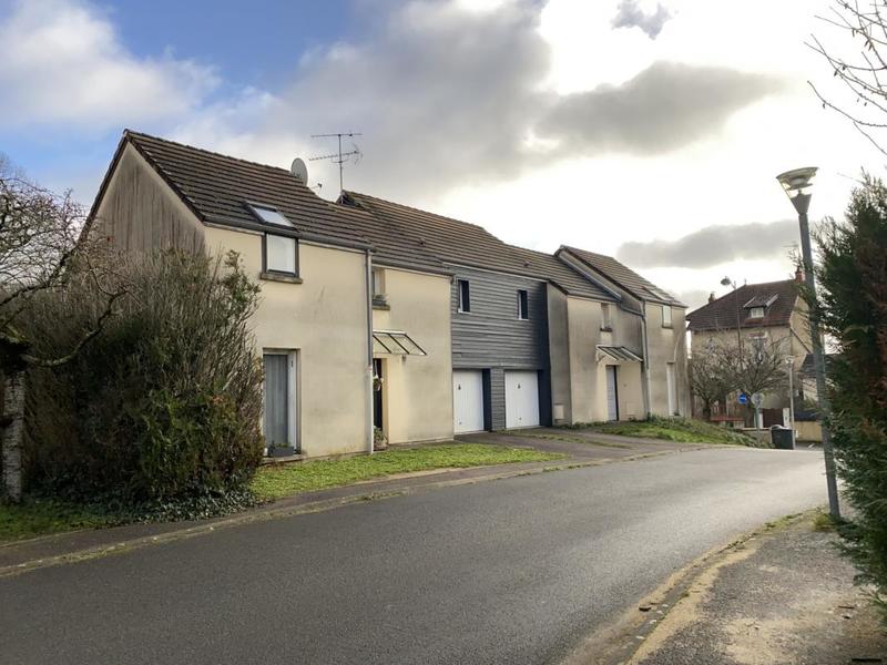 Maison - 93 m² - 5 pièces