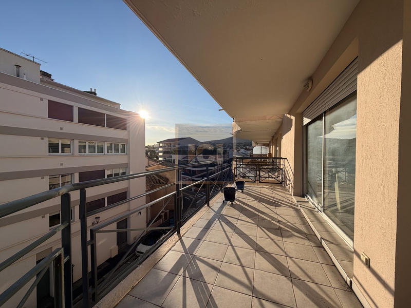 Appartement - 81 m² - 3 pièces