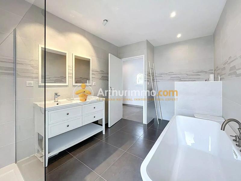 Maison - 175 m² - 5 pièces