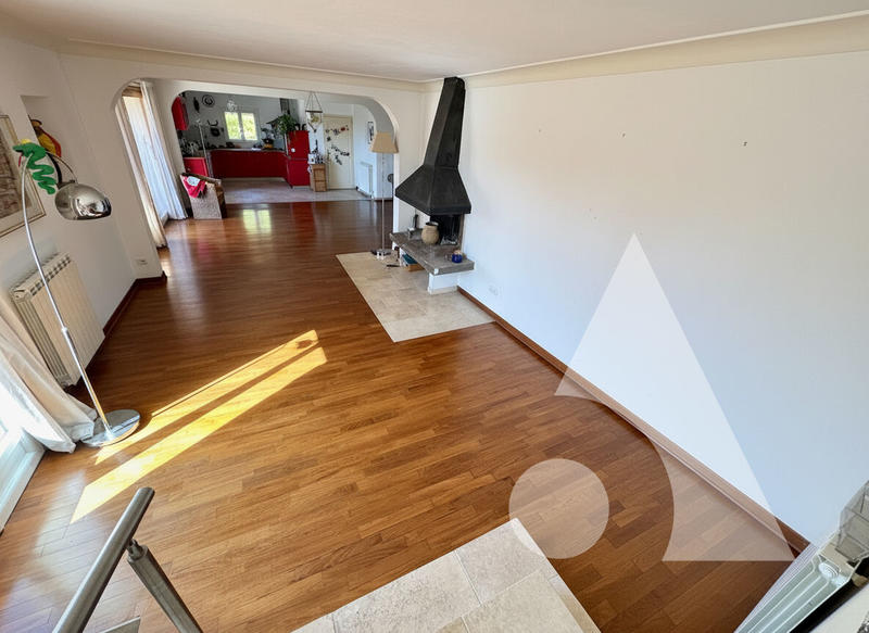 Maison - 180 m² - 5 pièces