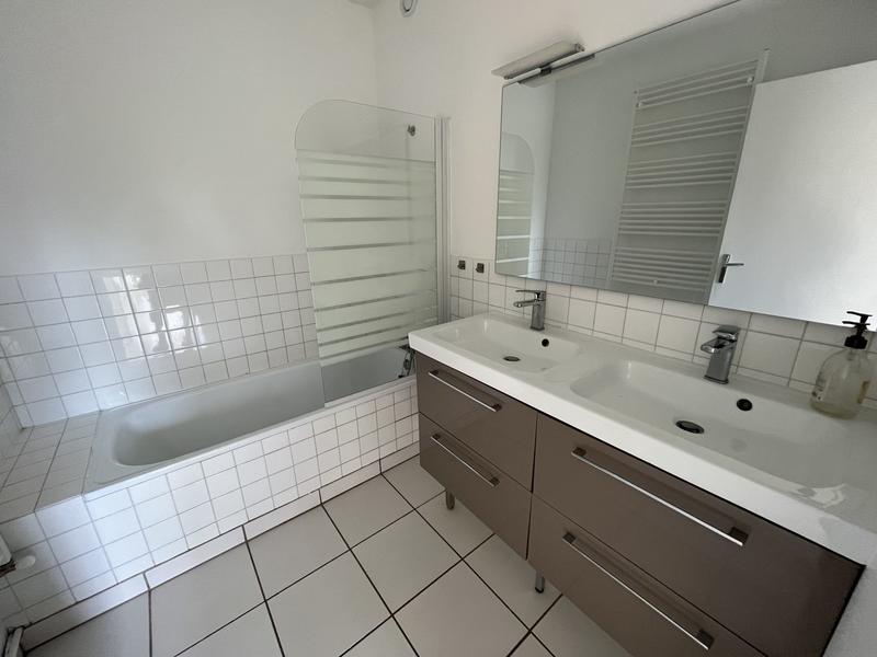 Appartement - 80 m² - 3 pièces