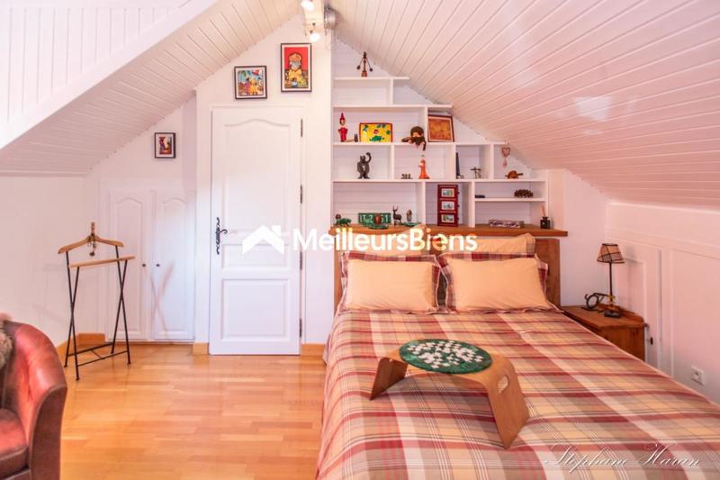 Villa - 189 m² - 8 pièces