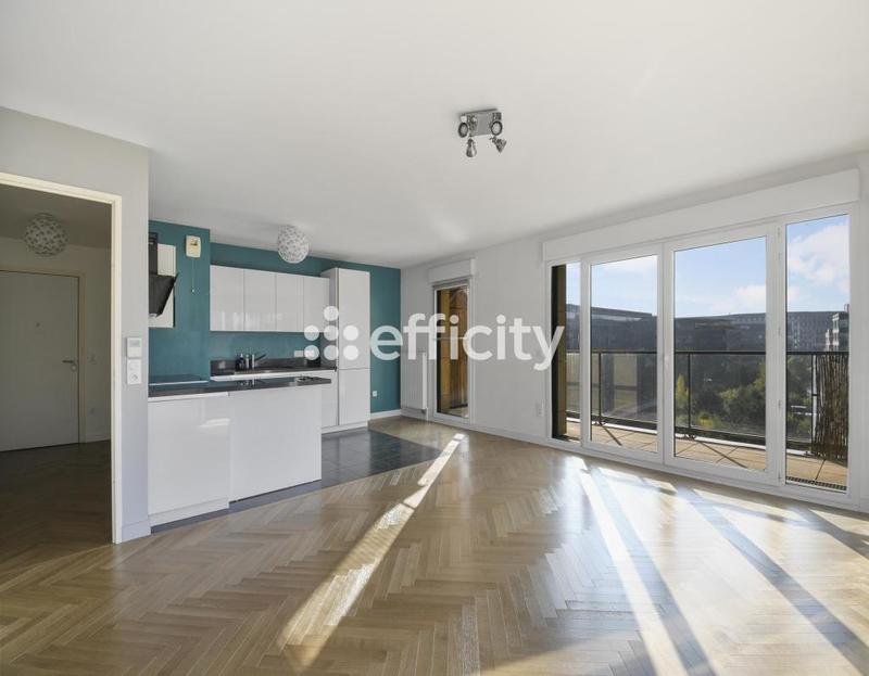 Appartement - 93 m² - 4 pièces