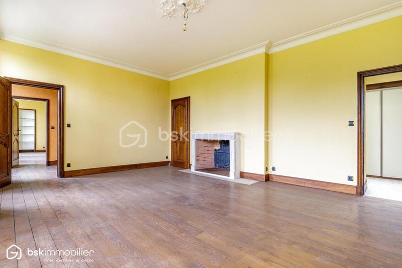 Demeure - 326 m² - 9 pièces