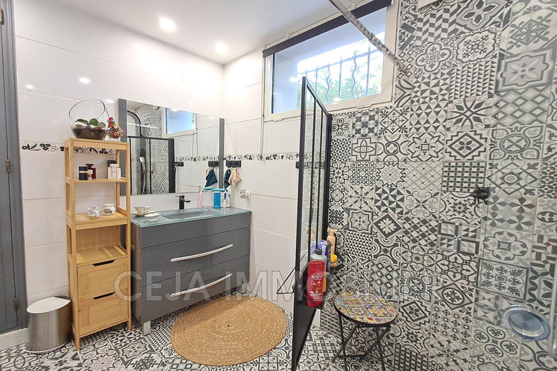 Maison - 223 m² - 8 pièces