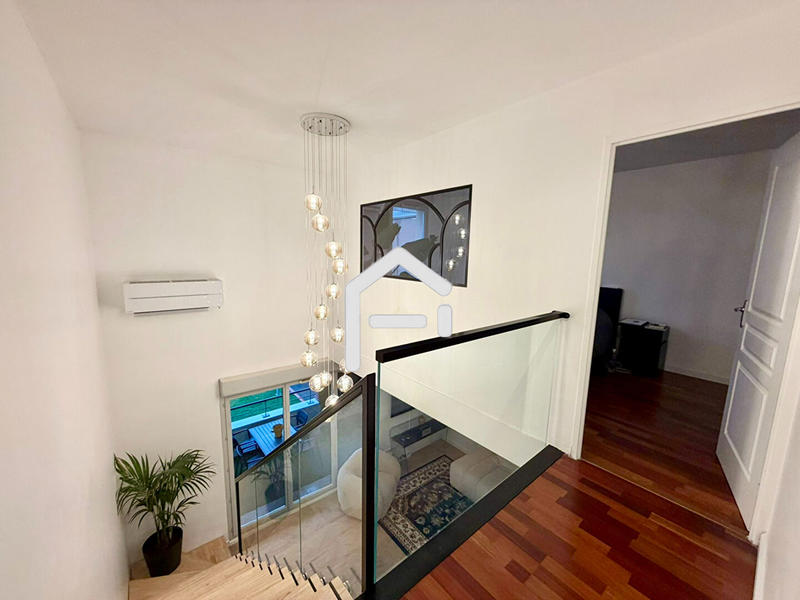 Appartement - 80 m² - 4 pièces