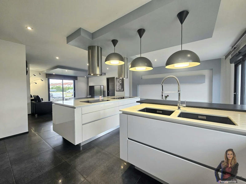 Maison - 140 m² - 6 pièces