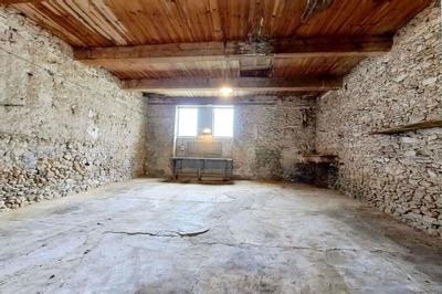 Maison - 241 m² - 6 pièces