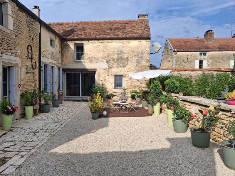 Maison - 284 m² - 12 pièces