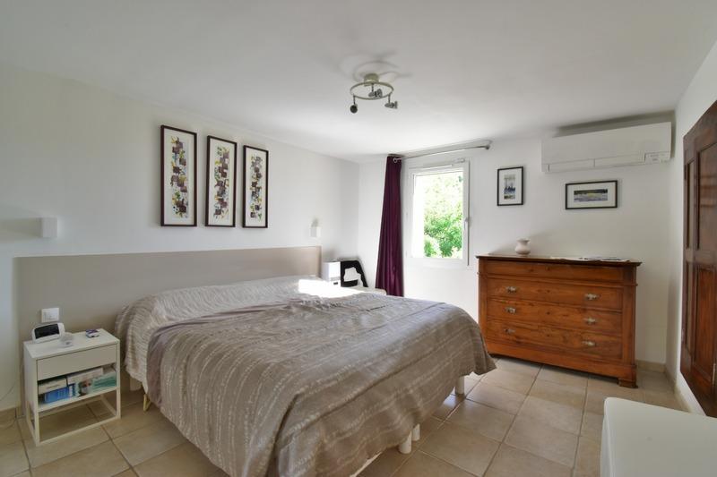 Propriété - 180 m² - 10 pièces