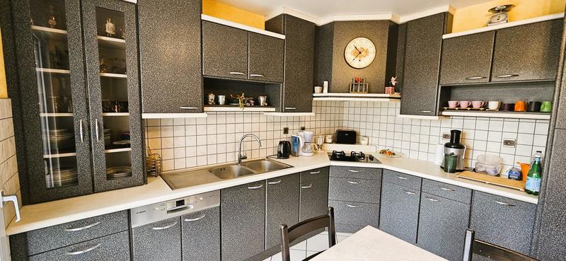 Maison - 230 m² - 8 pièces