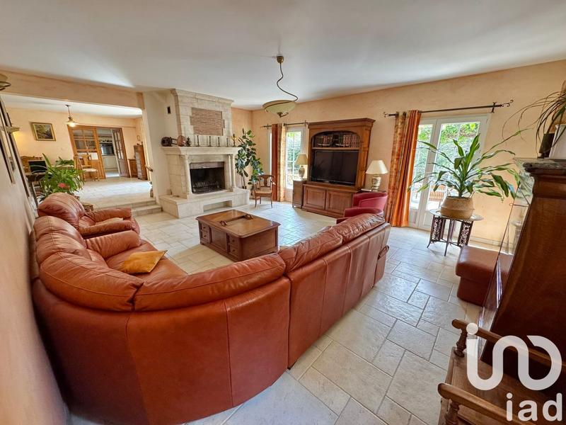 Maison - 250 m² - 6 pièces