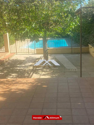 Maison - 202 m² - 6 pièces