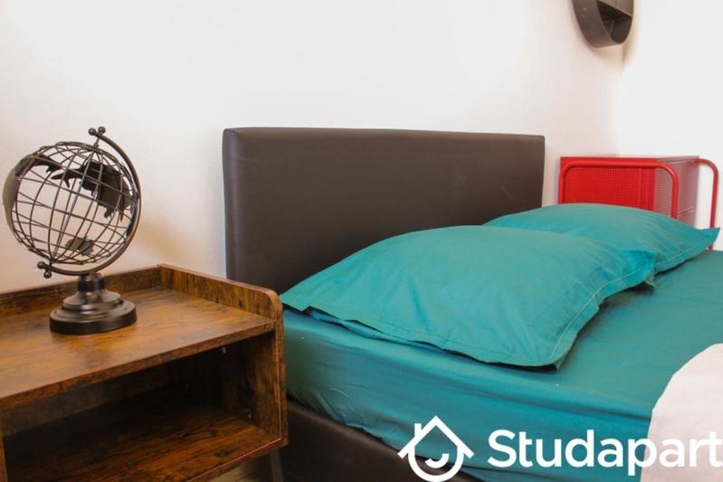 Chambre - 11 m² - 1 pièce