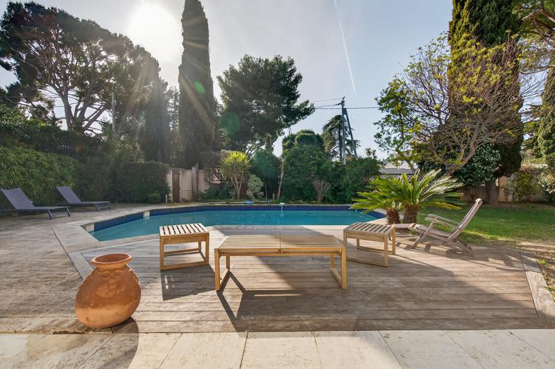 Villa - 203 m² - 6 pièces