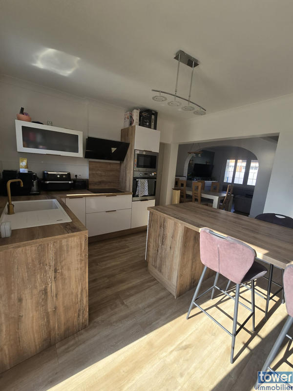 Maison - 101 m² - 5 pièces