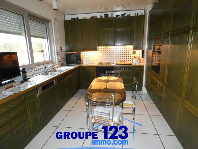 Maison - 435 m² - 9 pièces