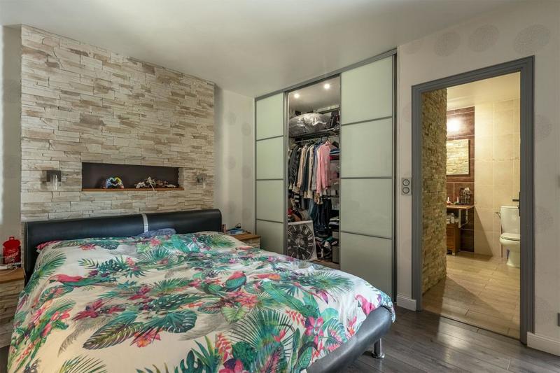 Maison - 340 m² - 11 pièces