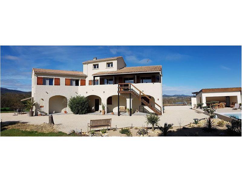 Maison - 235 m² - 10 pièces