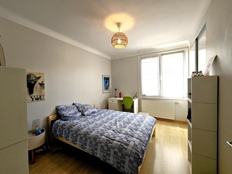 Maison - 204 m² - 9 pièces