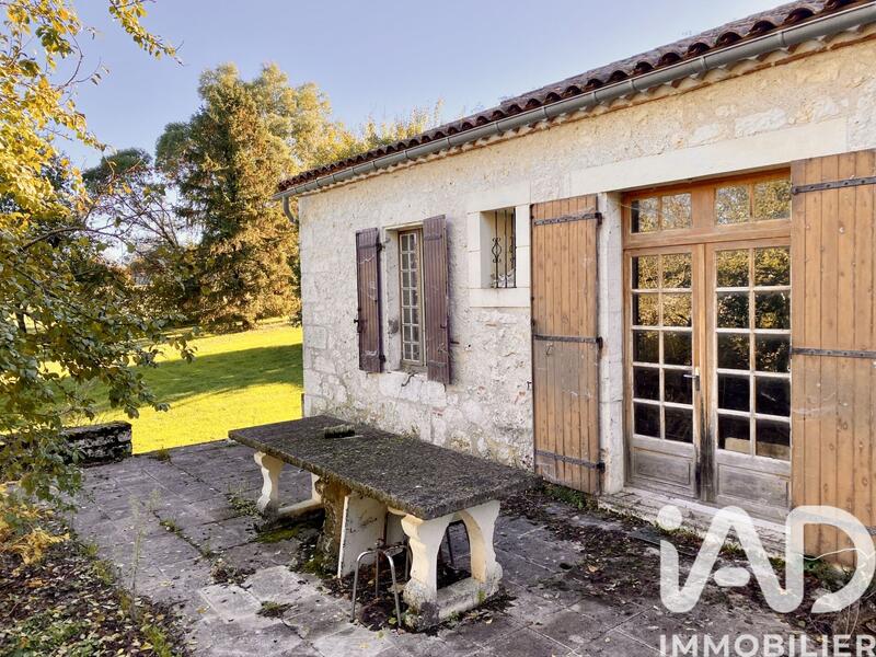 Maison - 220 m² - 12 pièces