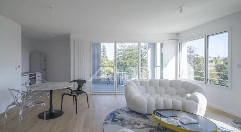 Appartement - 86 m² - 4 pièces