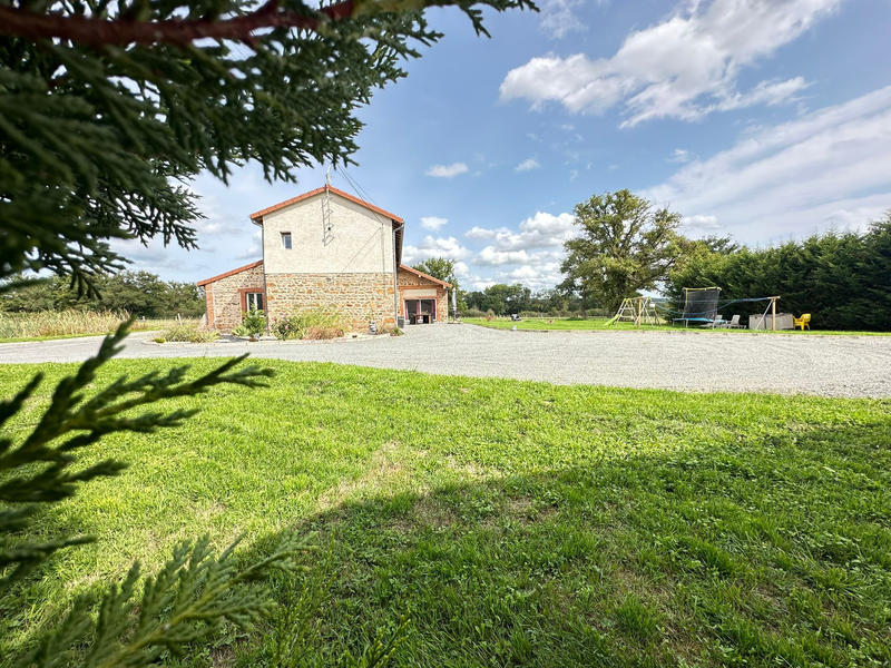 Maison - 245 m² - 8 pièces