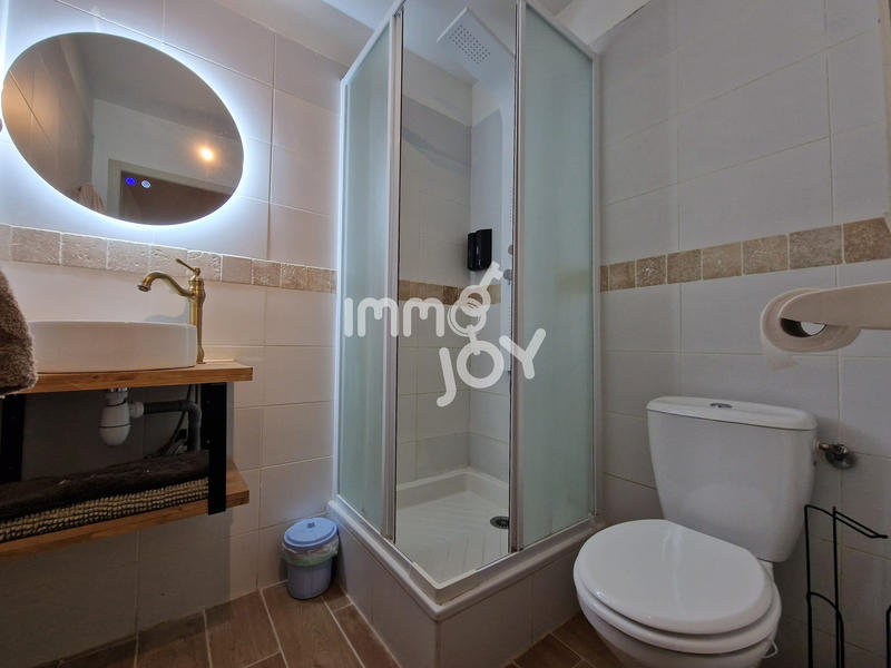 Immeuble - 170 m² - 8 pièces