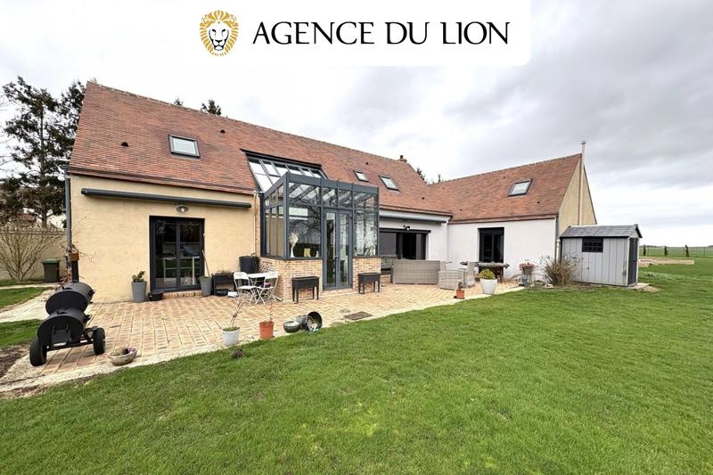 Maison - 201 m² - 9 pièces