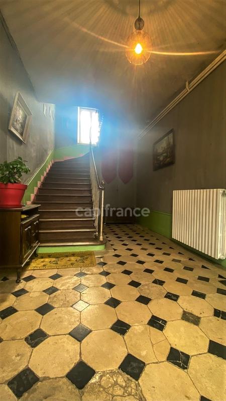 Propriété - 600 m² - 23 pièces