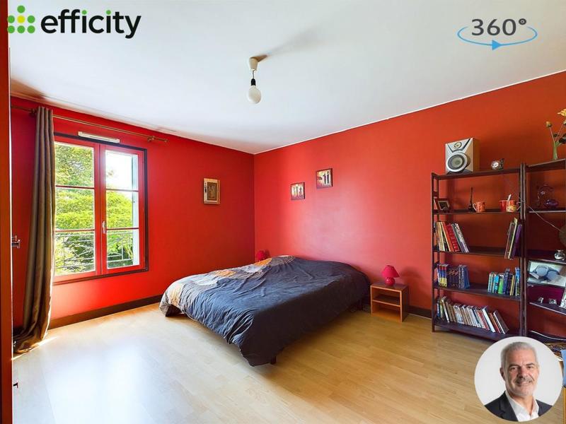 Maison - 290 m² - 8 pièces