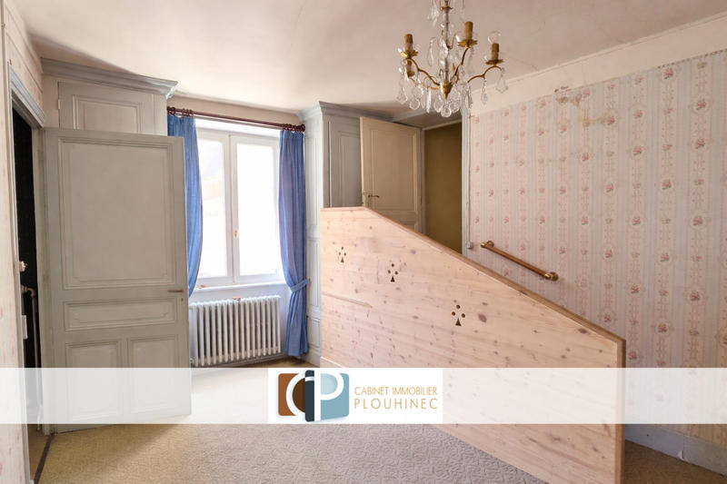 Maison - 332 m² - 9 pièces