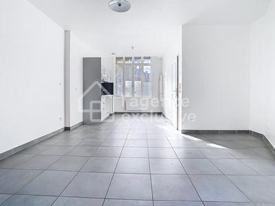 Maison - 104 m² - 6 pièces