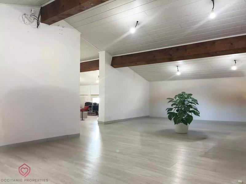 Maison - 243 m² - 6 pièces