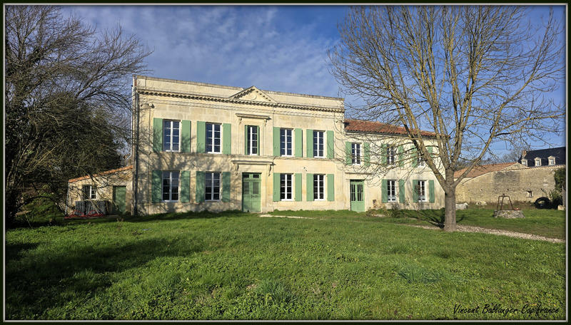 Maison de maîtres - 227 m² - 7 pièces
