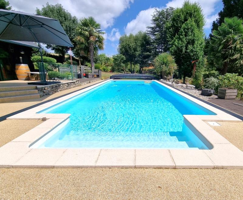 Maison - 230 m² - 8 pièces