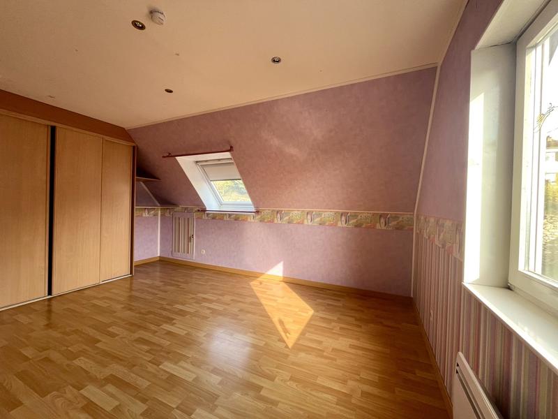 Maison - 220 m² - 9 pièces