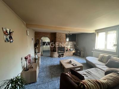 Maison - 96 m² - 5 pièces