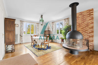 Maison - 180 m² - 7 pièces