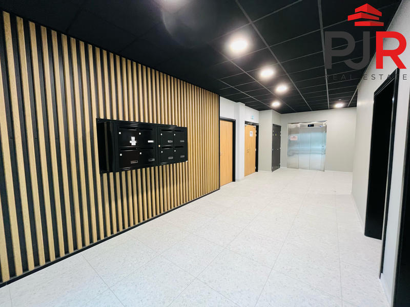 Local commercial - 211 m²