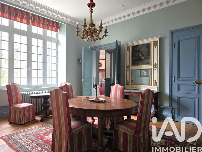 Maison - 495 m² - 10 pièces