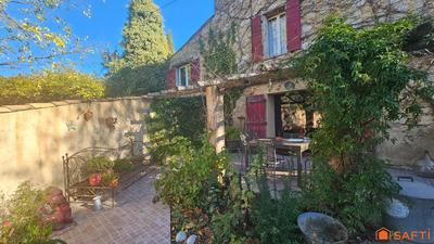 Maison - 284 m² - 9 pièces