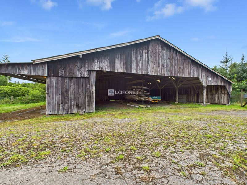 Maison traditionnelle - 165 m² - 8 pièces