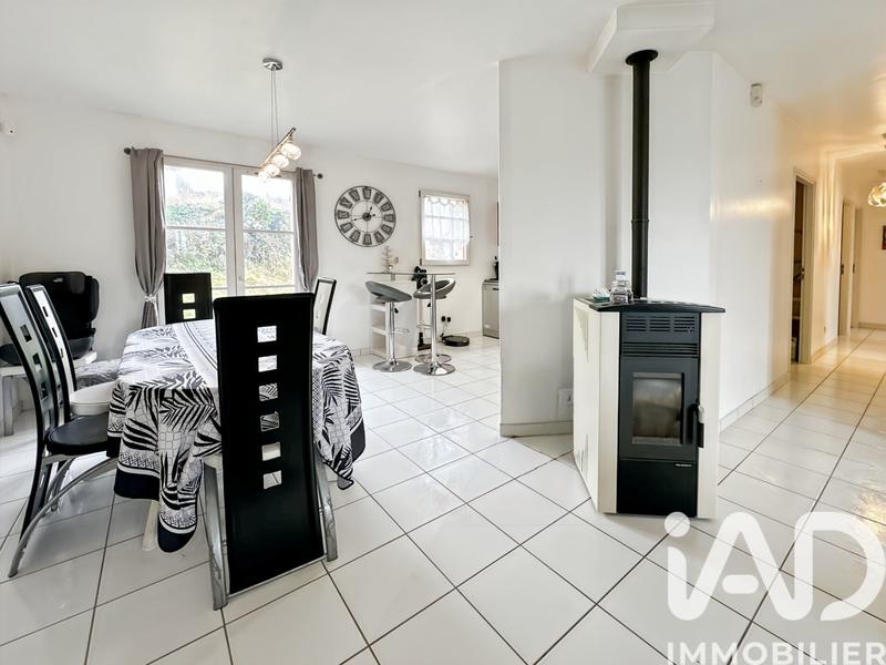 Maison - 93 m² - 5 pièces