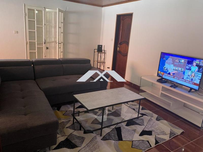 Maison - 96 m² - 4 pièces