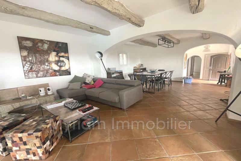 Maison - 1 274 m² - 5 pièces
