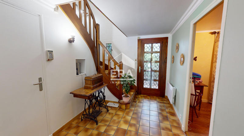 Maison - 180 m² - 8 pièces