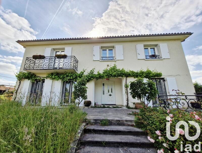 Maison - 255 m² - 7 pièces