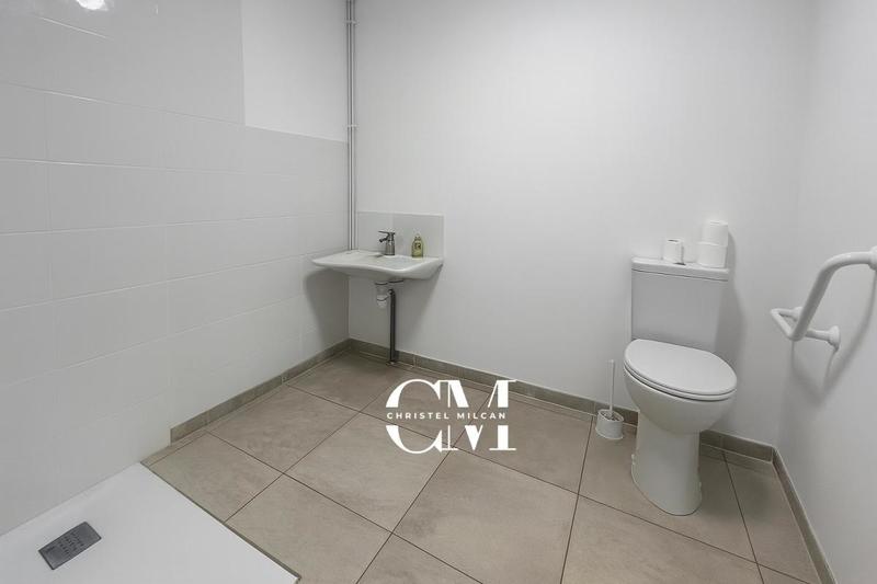 Maison - 220 m² - 7 pièces