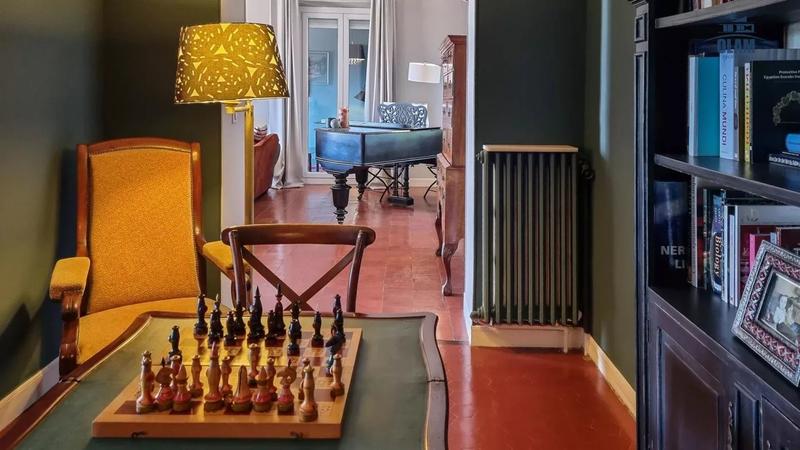 Maison - 377 m² - 12 pièces